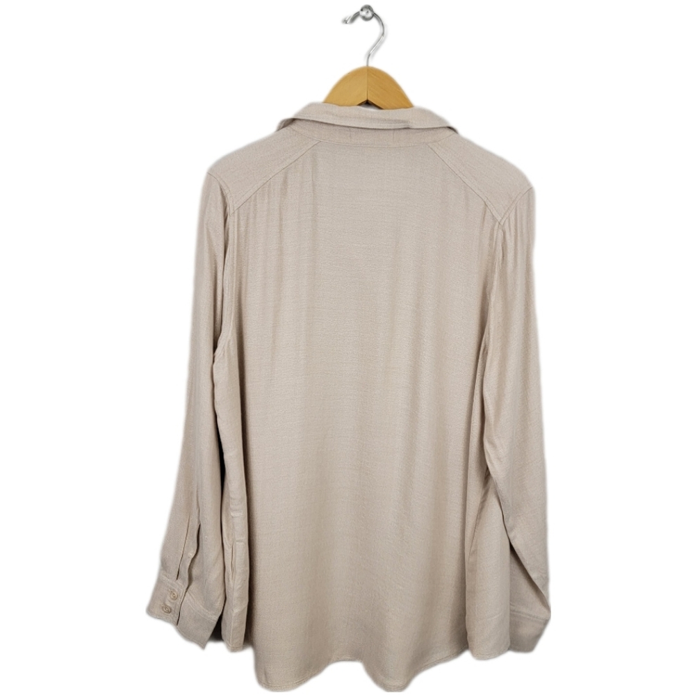 🆕️Side Stitch Los Angeles Soft Flowy Longsleeve Button-up Shirt - Picture 5 of 7